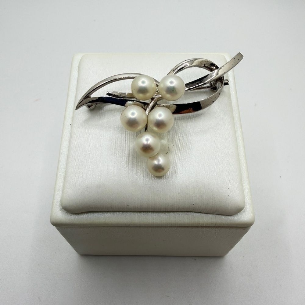 Vintage stamped MIKIMOTO Pearl and Sterling silver Brooch/Pin! - Picture 8 of 12